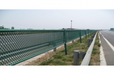 鋼板網菱形公路護欄網