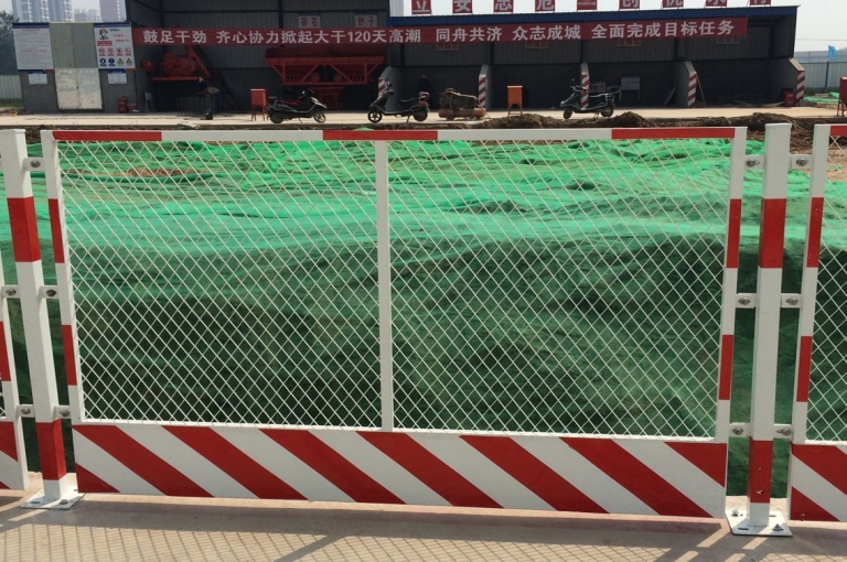 泥漿池防護(hù)圍欄